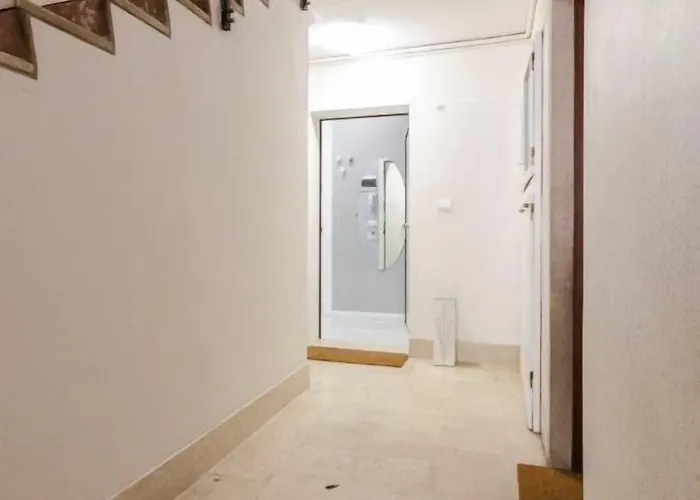 Dimora Santo Stefano: Ampia, Con Giardino Privato