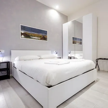 Dimora Santo Stefano: Ampia, Con Giardino Privato Daire *