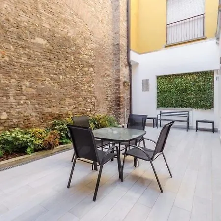Dimora Santo Stefano: Ampia, Con Giardino Privato Apartmán *