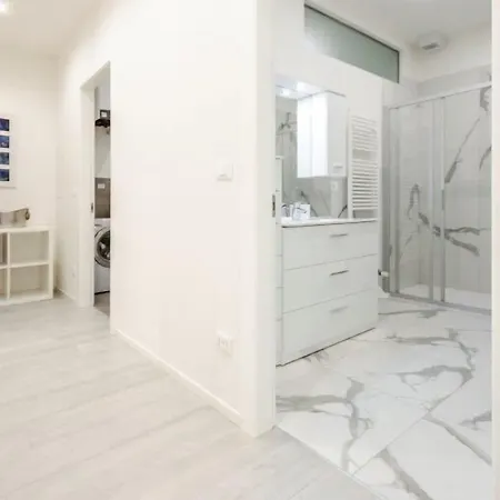 Dimora Santo Stefano: Ampia, Con Giardino Privato Lejlighed