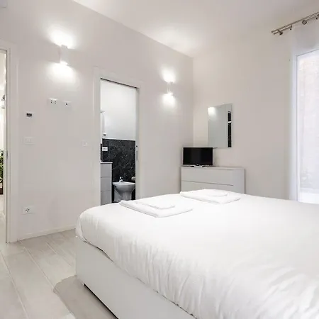 Dimora Santo Stefano: Ampia, Con Giardino Privato Lägenhet *