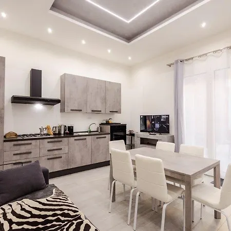 Dimora Santo Stefano: Ampia, Con Giardino Privato Lejlighed