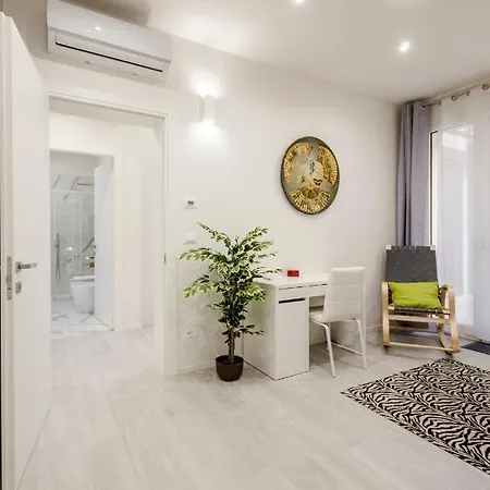 Dimora Santo Stefano: Ampia, Con Giardino Privato *