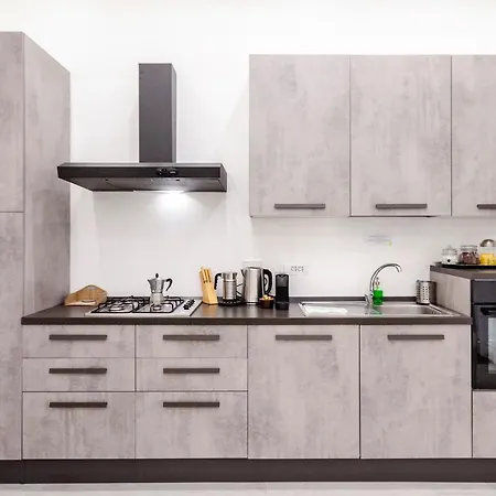 Dimora Santo Stefano: Ampia, Con Giardino Privato Apartment