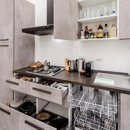 Dimora Santo Stefano: Ampia, Con Giardino Privato Appartement