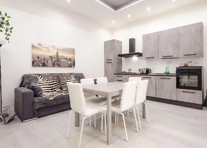 Dimora Santo Stefano: Ampia, Con Giardino Privato * Bologna