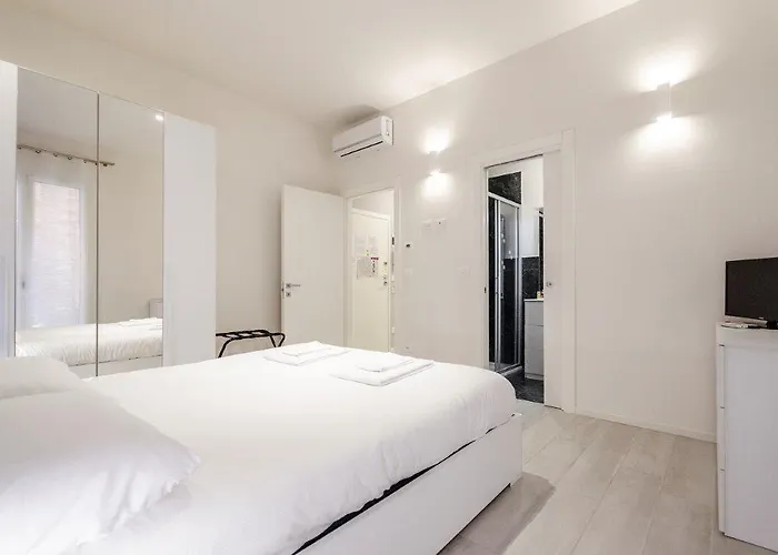 Dimora Santo Stefano: Ampia, Con Giardino Privato 아파트