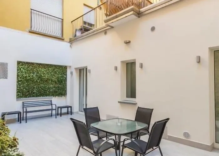 Dimora Santo Stefano: Ampia, Con Giardino Privato