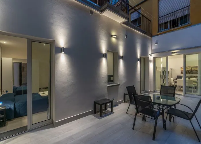 아파트 Dimora Santo Stefano: Ampia, Con Giardino Privato 볼로냐