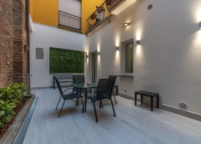 아파트 Dimora Santo Stefano: Ampia, Con Giardino Privato *