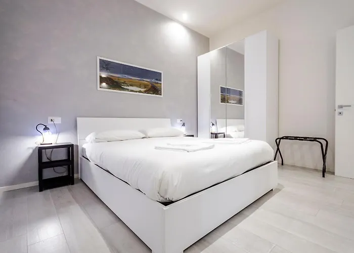 Dimora Santo Stefano: Ampia, Con Giardino Privato Lejlighed