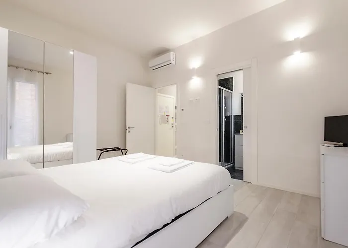 Dimora Santo Stefano: Ampia, Con Giardino Privato 아파트 *