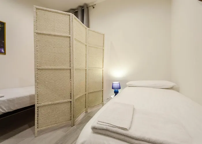 Dimora Santo Stefano: Ampia, Con Giardino Privato Lejlighed