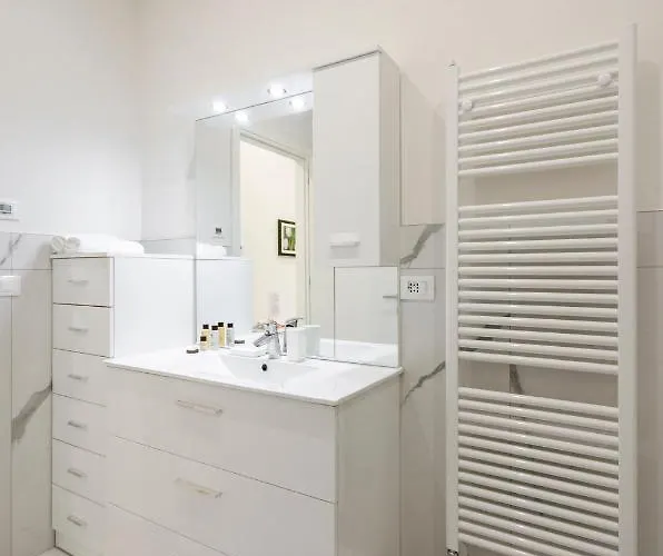 Dimora Santo Stefano: Ampia, Con Giardino Privato *