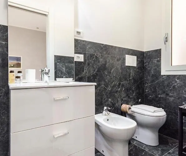 Lejlighed Dimora Santo Stefano: Ampia, Con Giardino Privato