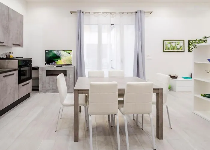 Dimora Santo Stefano: Ampia, Con Giardino Privato 아파트 *