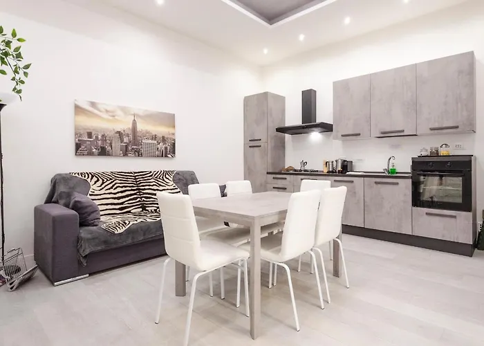 Dimora Santo Stefano: Ampia, Con Giardino Privato