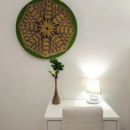 Dimora Santo Stefano: Ampia, Con Giardino Privato Apartment