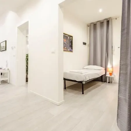 Dimora Santo Stefano: Ampia, Con Giardino Privato