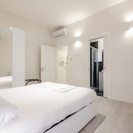 Dimora Santo Stefano: Ampia, Con Giardino Privato Apartment