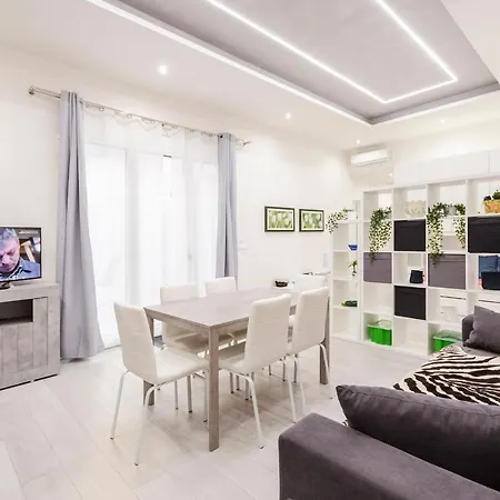 Dimora Santo Stefano: Ampia, Con Giardino Privato *