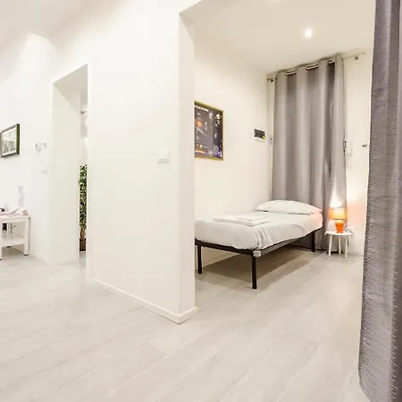 דירה Dimora Santo Stefano: Ampia, Con Giardino Privato *