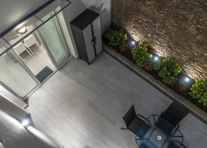 Dimora Santo Stefano: Ampia, Con Giardino Privato Apartment