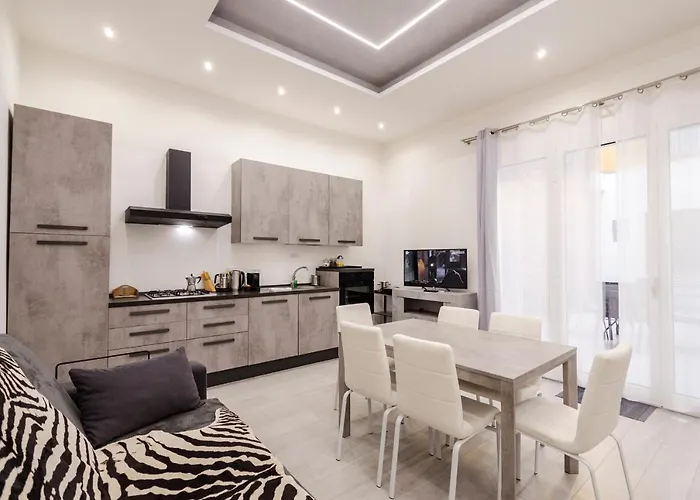 Lägenhet Dimora Santo Stefano: Ampia, Con Giardino Privato Bologna