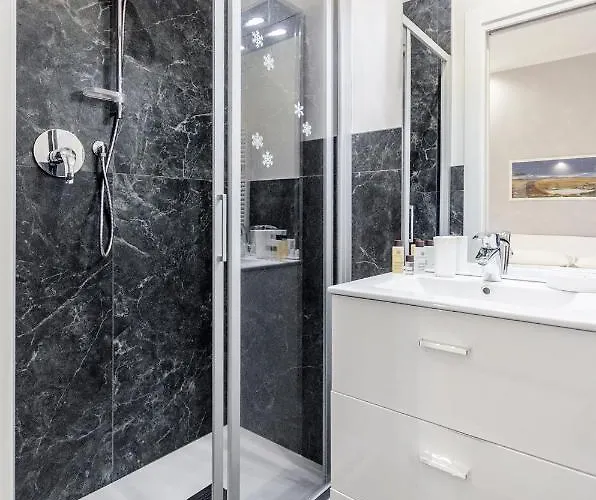 Dimora Santo Stefano: Ampia, Con Giardino Privato Apartment Bologna
