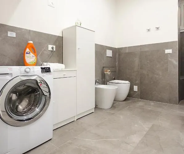 Dimora Santo Stefano: Ampia, Con Giardino Privato Lägenhet *