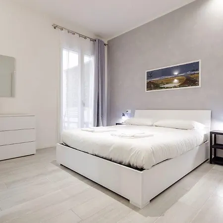 Appartement Dimora Santo Stefano: Ampia, Con Giardino Privato