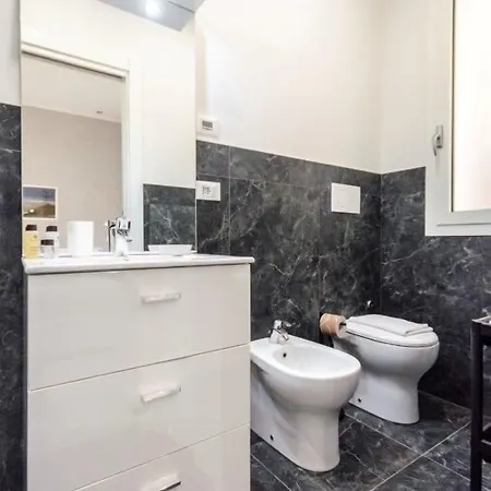 Dimora Santo Stefano: Ampia, Con Giardino Privato Apartman *