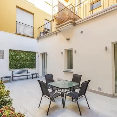 Dimora Santo Stefano: Ampia, Con Giardino Privato